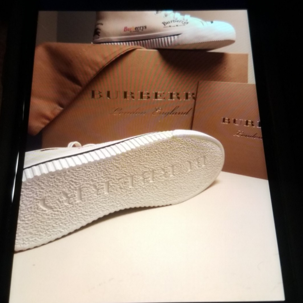 Authentic Burberry sneakers - Picture 3 of 3